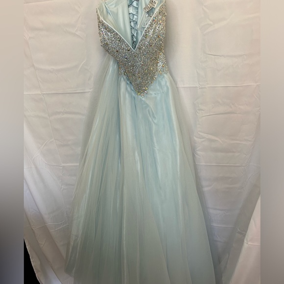 Sean Collection Dresses & Skirts - Sean Collection Blue Strapless Gown with Tulle Skirt and Beaded Bodice - Size XL